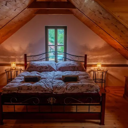 Apartment Golden Serafin - Romantic Below Karlštejn